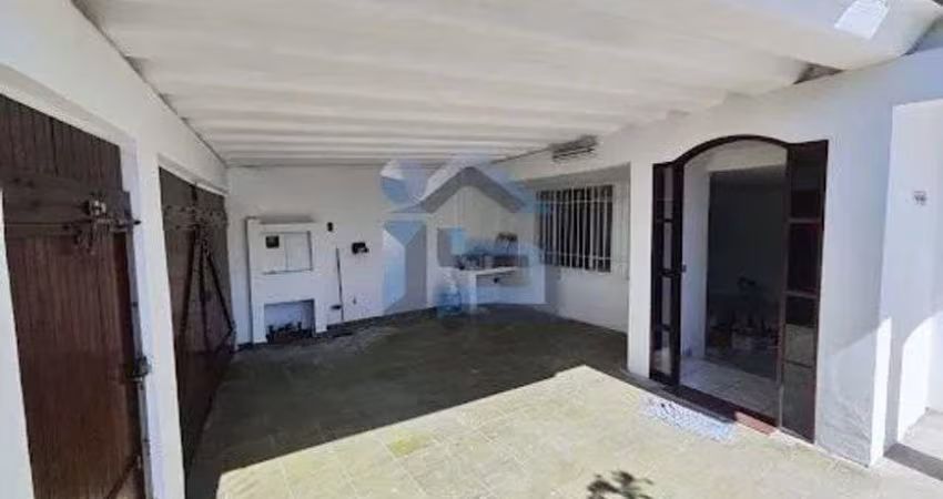MAGNIFICA CASA TÉRREA NA REGIÃO DE VELEIROS.
