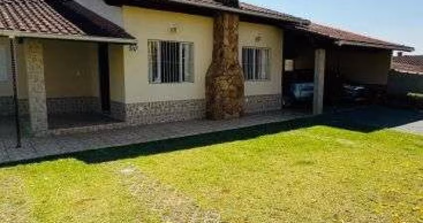 CASA TÉRREA COM PISCINA NO CONDOMÍNIO FAZENDA DA ILHA