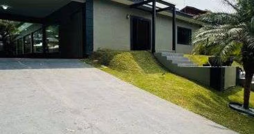 Casa térrea é o verdadeiro refúgio de luxo e sofisticação no condomínio fazenda da ilha.