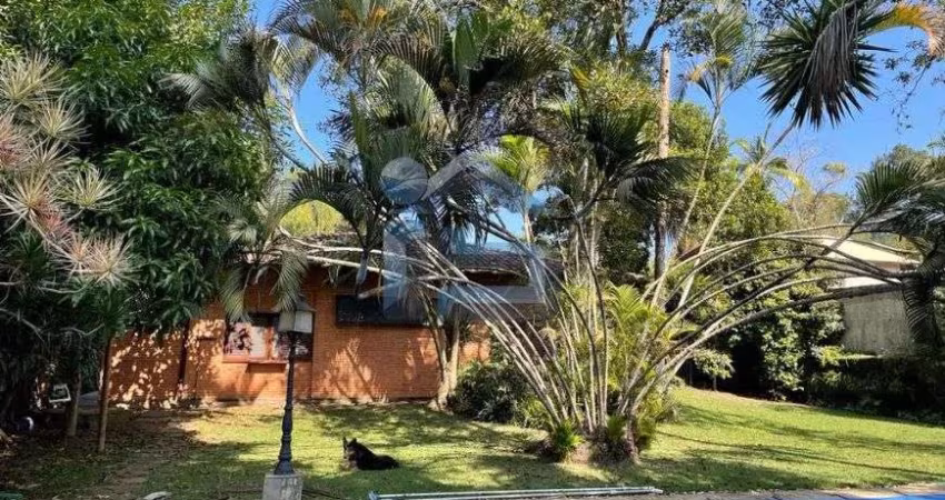 Magnífica Casa Térrea com muita área verde e árvores frutíferas, um verdadeiro paraíso!!!