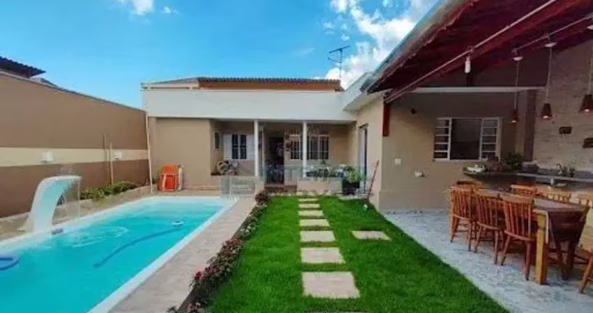Luxo e conforto em veleiros, casa térrea com piscina para melhorar os seus finais de semana.