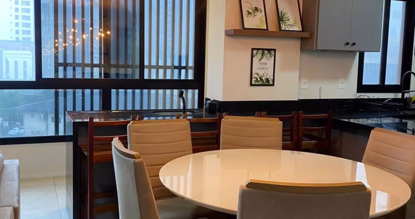 ALUGA-SE APARTAMENTO ANUAL 3 SUÍTES