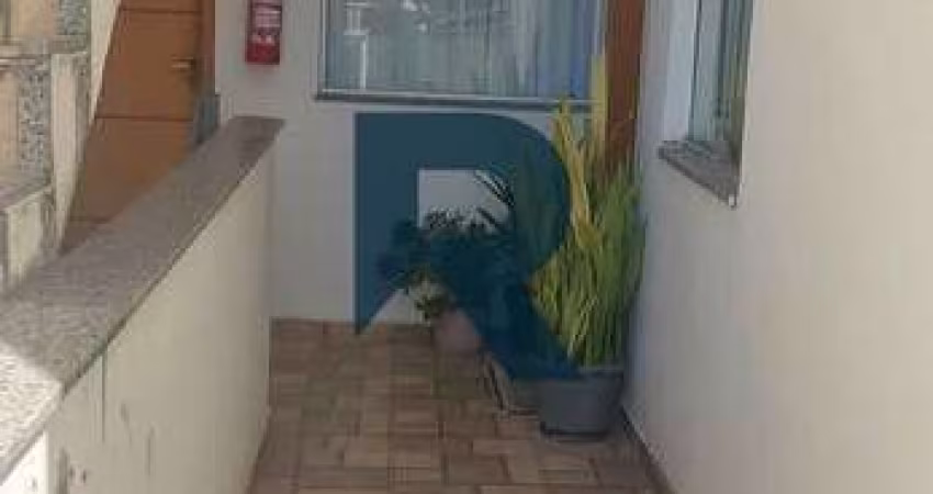 KITNET À VENDA EM POUSO ALEGRE COM 1 DORMITÓRIO, ÁREA DE SERVIÇO E BANHEIRO