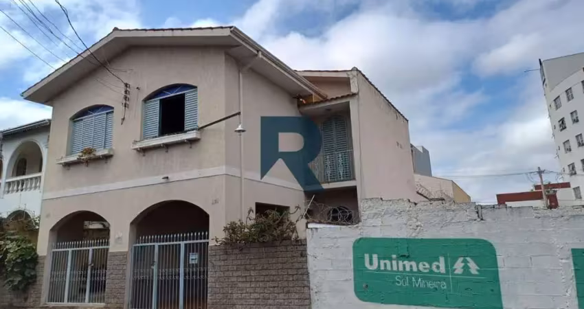 SOBRADO GEMINADO COM 3 QUARTOS À VENDA EM POUSO ALEGRE – ENTRADA INDIVIDUAL