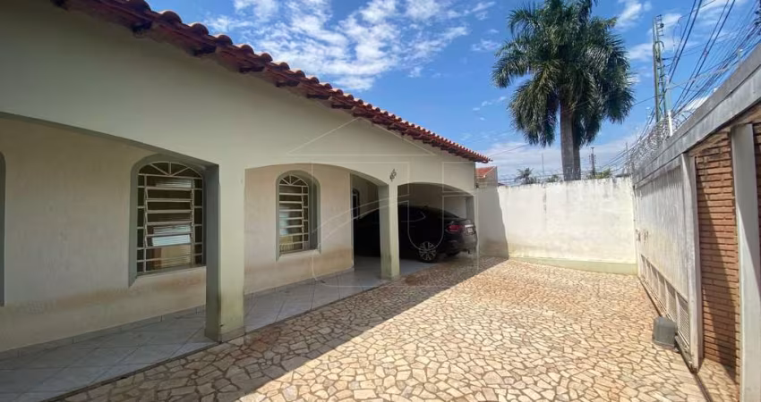 Casa em Jardim Acapulco - Marília, SP por R$ 850.000