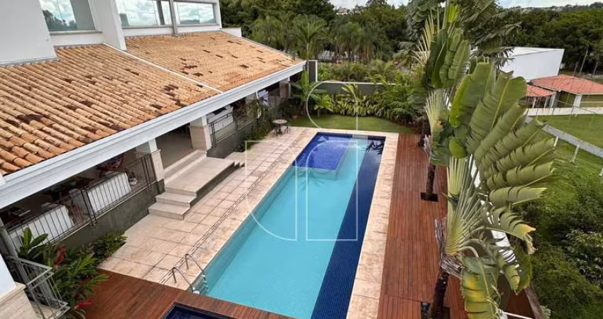 Casa em Condomínio em Parque das Esmeraldas - Marília, SP,Descrição do Imóvel  Esta impressionante residência de 800m² combina sofisticação, conforto e acabamentos de altíssimo padrão, proporcionando 