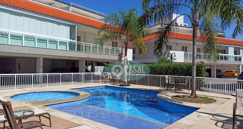Cobertura com 03 Quartos, Churrasqueira e Área Privada.