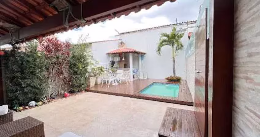 Casa com 03 Quartos à Venda em Itaipu - Niterói/RJ