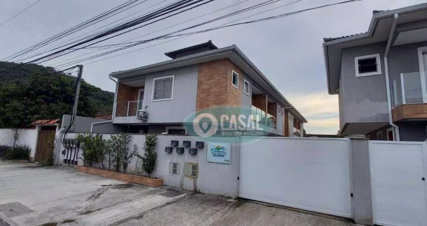 Casa em Mini Condomínio com 03 Quartos em Itaipu!