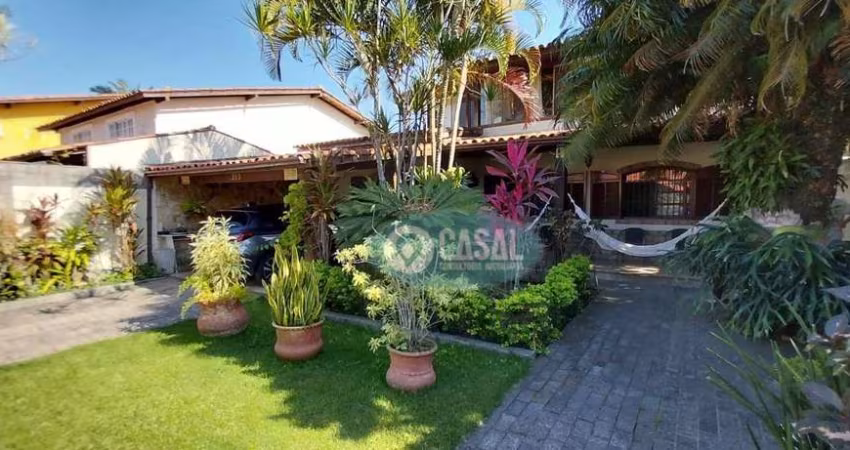 Casa com 06 Quartos em Piratininga - Niterói - RJ!