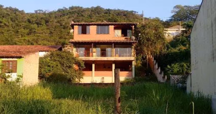 Casa com 05 Quartos à Venda em Itaipu - Niterói/RJ