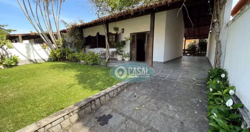 Casa com 03 Quartos e Quintal na Quadra da Praia de Piratininga!