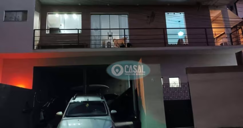 Casa em Condomínio com 03 Quartos, Piscina e Churrasqueira