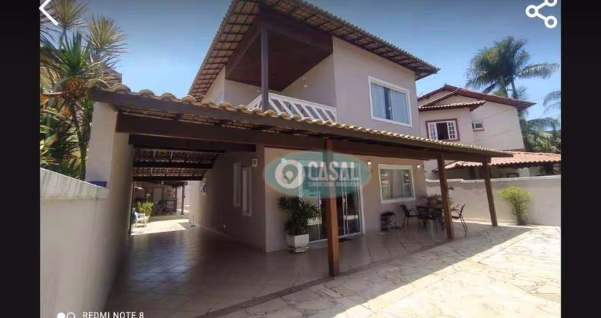 Casa em Condomínio com 04 Quartos em Itaipu com Piscina e Churrasqueira!