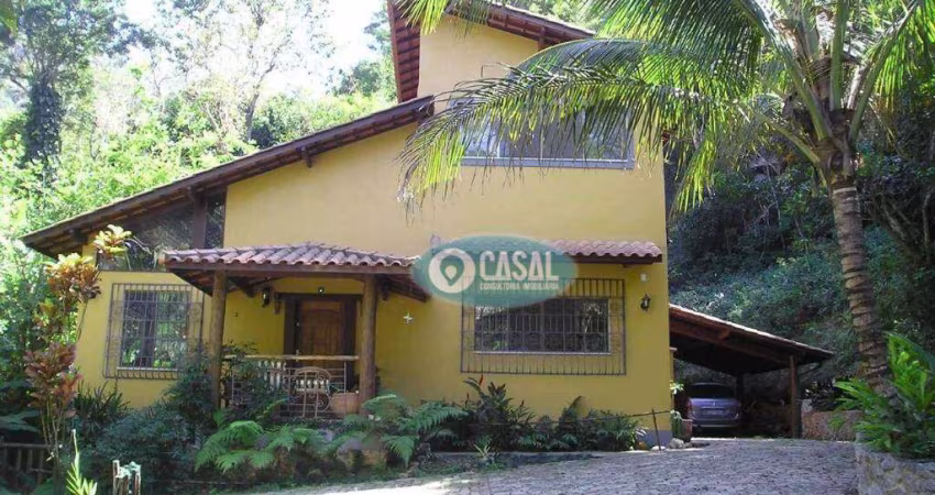 Casa com 04 Quartos com 2000 m² de Terreno em Ótima Localização de Itaipu.
