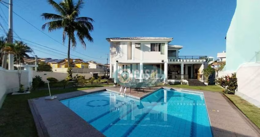 Casa com 05 Quartos, Piscina e Churrasqueira em Camboinhas - Niterói/RJ.