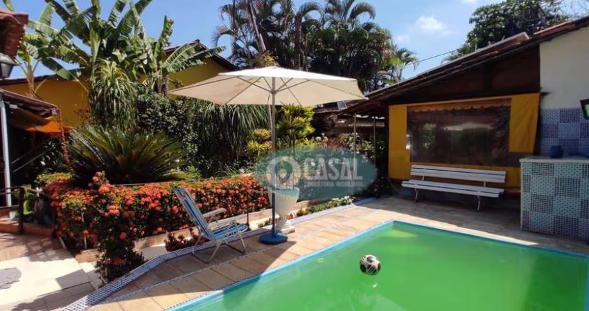 Casa com 04 Quartos à Venda em Itaipu - Niterói/RJ.