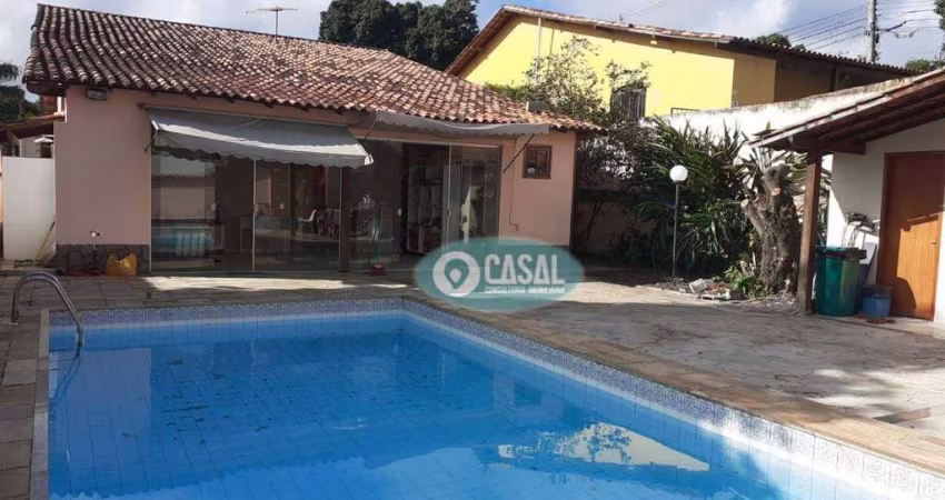 Casa Linear em Pendotiba com 03 Quartos, Piscina e Churrasqueira.