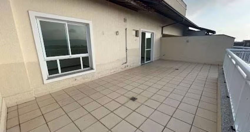 Cobertura com 03 Quartos em Itaipu Pertinho da Entrada de Itacoatiara