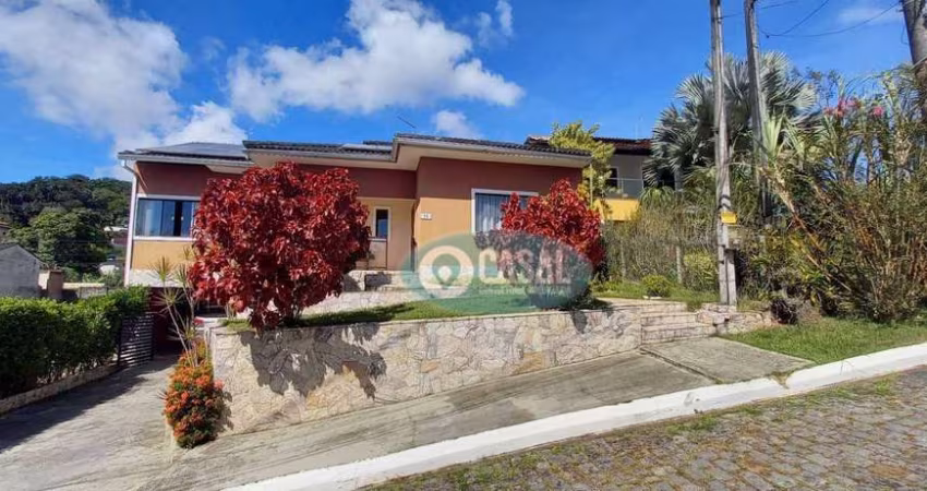 Casa em Condomínio com 03 Quartos com Piscina e Churrasqueira em Várzea das Moças!
