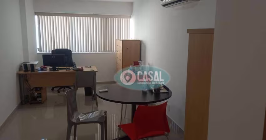 Sala Comercial com 23,98 m² à Venda no Centro de Niterói/RJ.