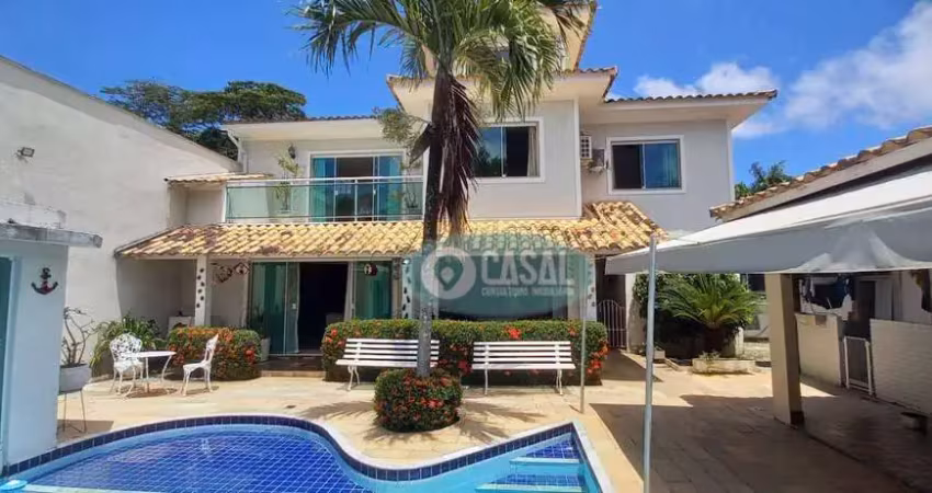 Casa em Itaipu com 04 Quartos, Piscina, Sauna e Churrasqueira!