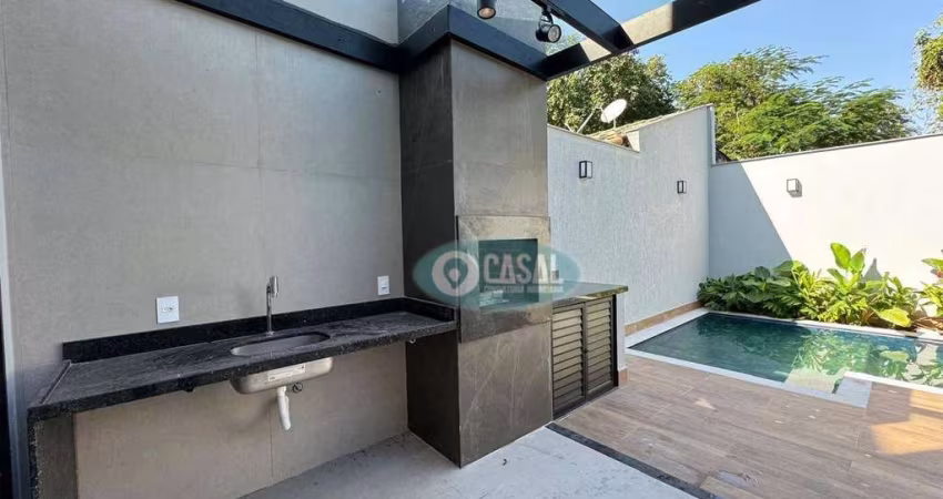Casa em Piratininga com 03 Quartos, Piscina e Churrasqueira!