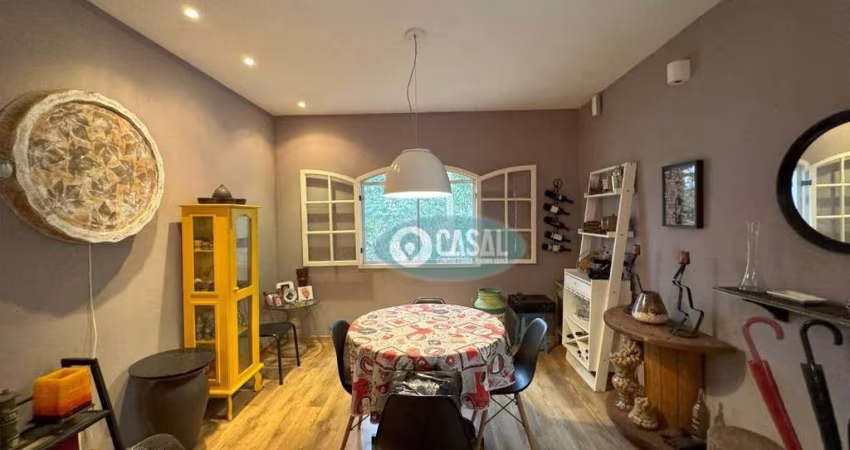 Casa em Condomínio com 06 Quartos à Venda em Charitas - Niterói/RJ.