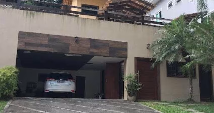 Casa em Condomínio com 02 Quartos à Venda em Itaipu!!