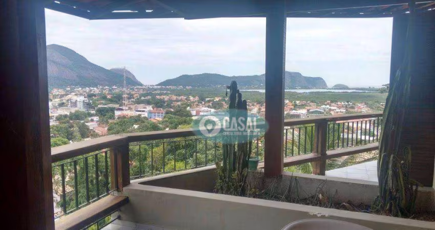 Casa com 04 Quartos à Venda em Itaipu - Niterói - RJ.