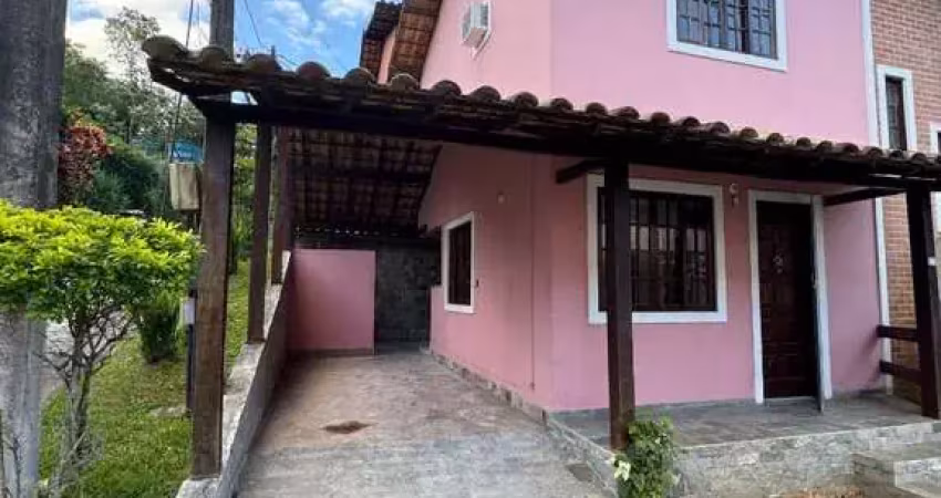 Casa em Condomínio com 02 Quartos em Várzea das Moças - Niterói/RJ.