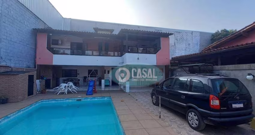 Casa em Itaipu com 02 Suítes com Piscina e Churrasqueira!