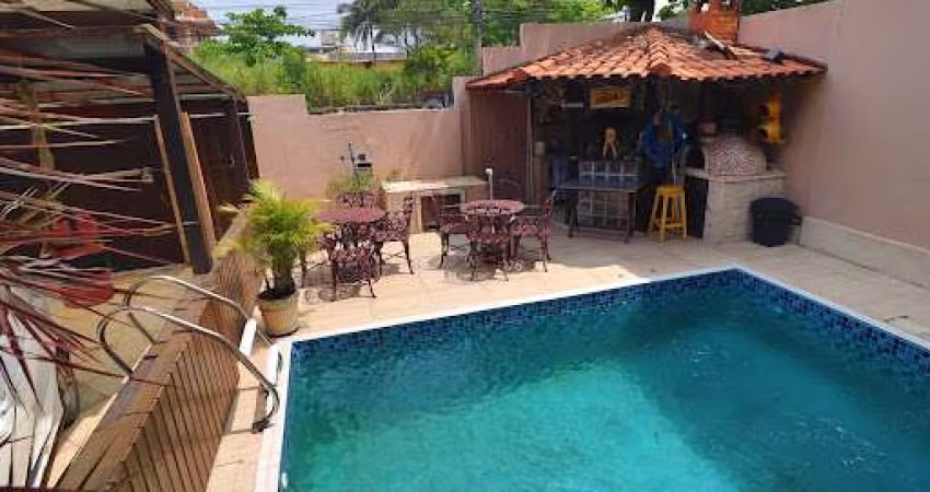 Casa com 05 Quartos à Venda em Piratininga - Niterói/RJ