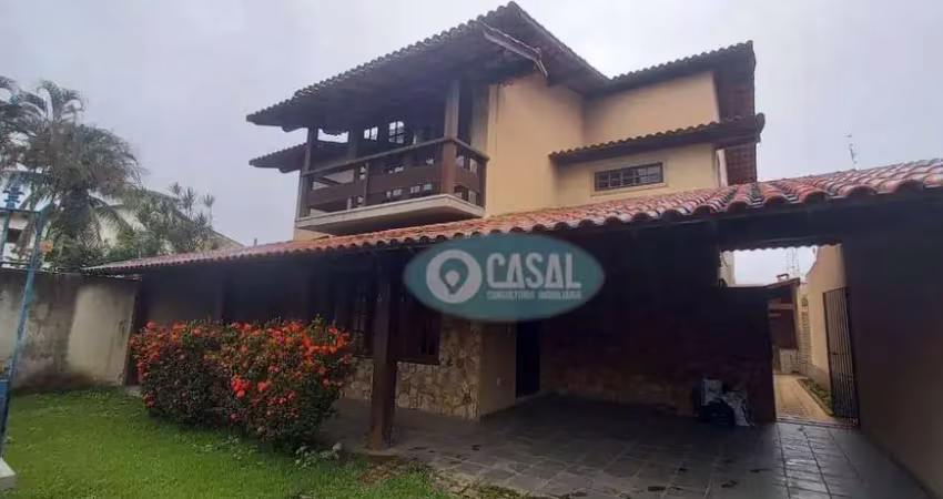 Casa com 03 Quartos em Piratininga, com Piscina, Sauna e Churrasqueira.