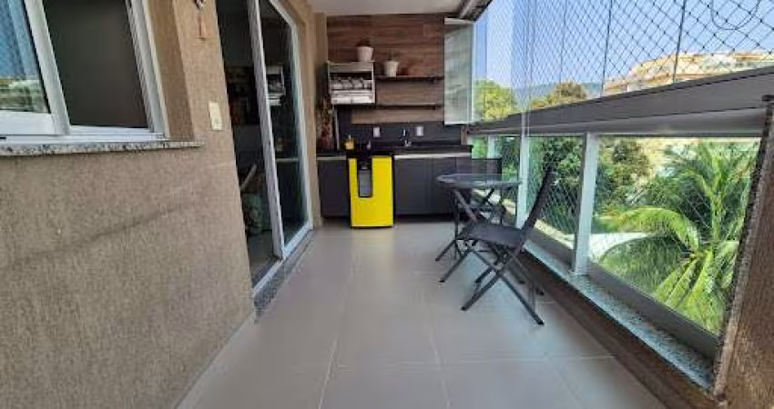 Apartamento em Itaipu com 02 Quartos e Varandão!