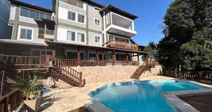 Casa em Condomínio com 06 Quartos, Piscina, Sauna, Churrasqueira em Itaipu - Niterói/RJ