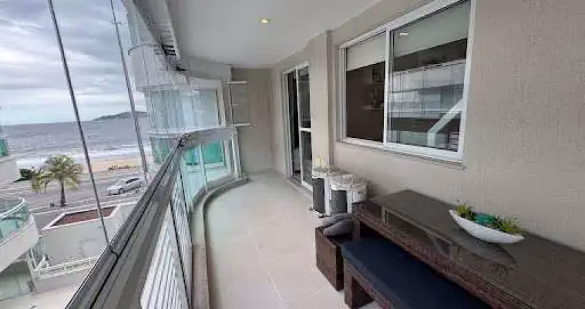 Apartamento Frente Mar em Piratininga com 02 Quartos e Varandão.