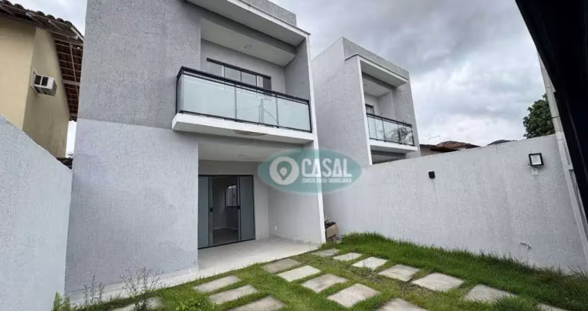 Casa em Condomínio com 03 Quartos, Piscina e Churrasqueira em Itaipu!