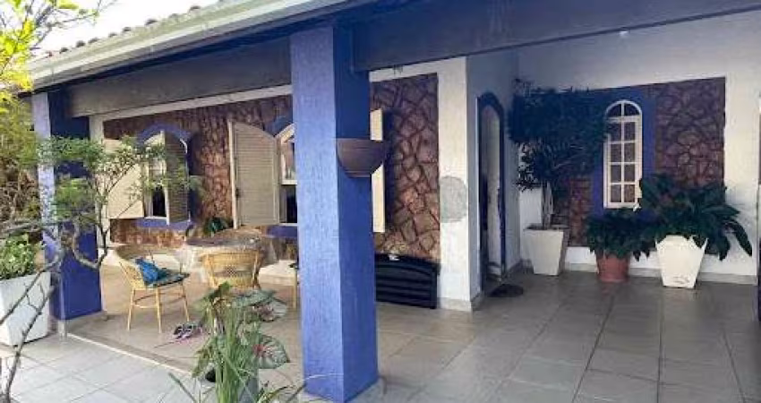 Casa com 03 Quartos à Venda em Piratininga - Niterói/RJ