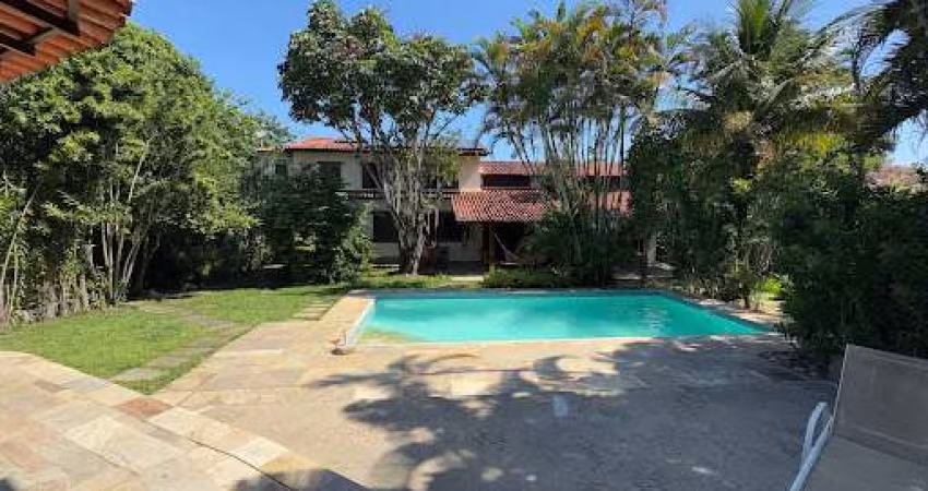 Casa em Condomínio com 05 Quartos, Piscina e Churrasqueira em Itaipu - Niterói/RJ!