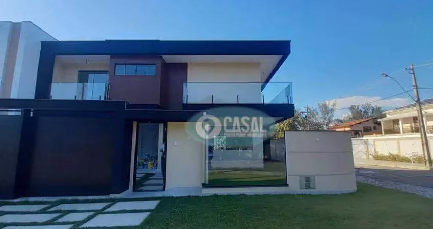 Casa Nova em Camboinhas com 03 Suítes, Piscina e Churrasqueira!