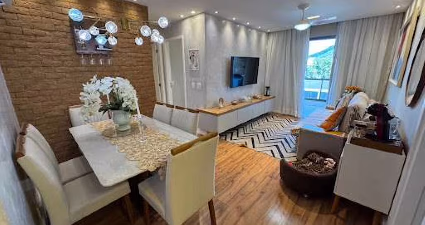 Apartamento em Itaipu com 02 Quartos, Varandão e Pertinho da Entrada de Itacoatiara!