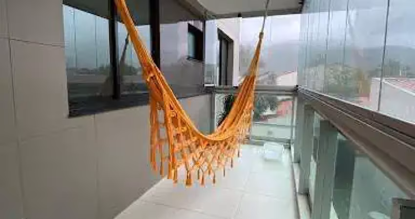 Apartamento em piratininga com 04 quartos, varandão e na frente da praia de piratininga.