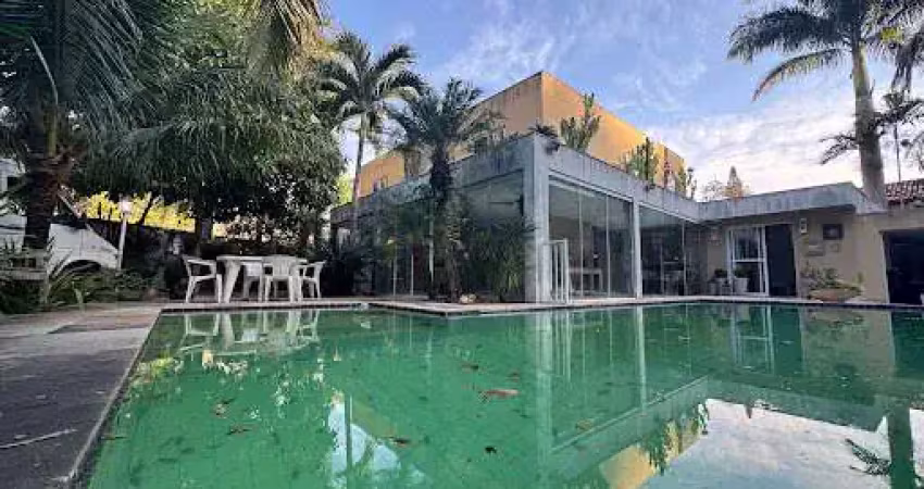 Casa com 05 quartos à venda em itacoatiara - niterói/rj.