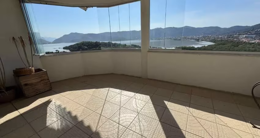 Casa com 03 quartos à venda em camboinhas - niterói/rj.