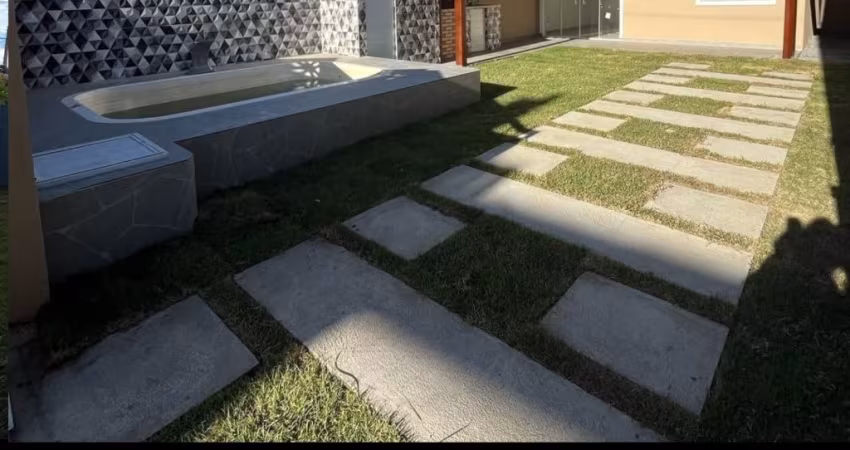 Casa linda, aconchegante, com piscina e todo no porcelanato, oportunidade disponível para venda em Unamar - Cabo Frio.