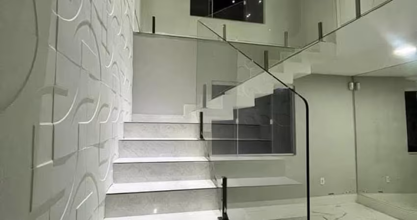 Linda casa padrão, feita pelo nosso cliente com muito carinho, mais por motivos de trabalho precisa vender,  localizado há 10 minutos da praia dos Corais em Unamar - Cabo Frio.
