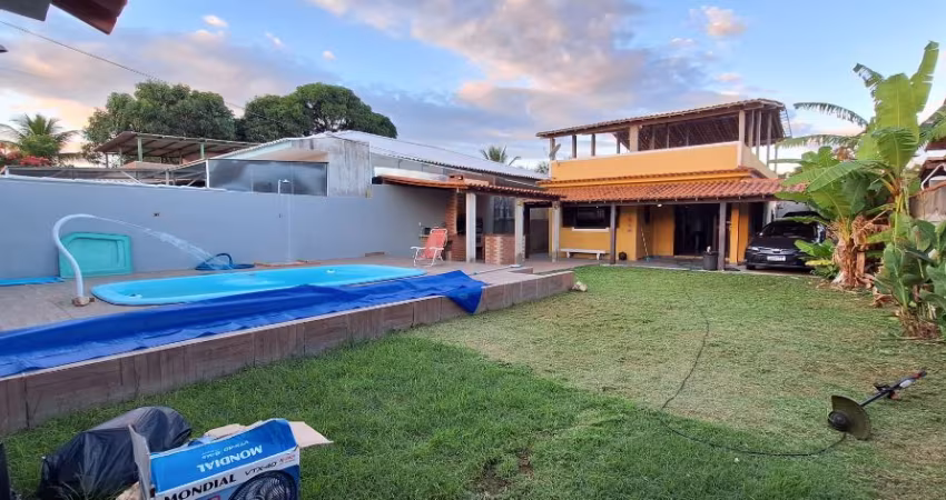 Oportunidade imperdível em São Pedro da Aldeia - VENDO CASA MARAVILHOSA - R$350 mil - COM RGI, apta para financiamento bancário - BAIRRO: BALNEÁRIO.
