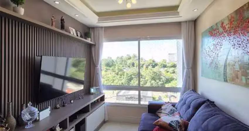 Apartamento de três dormitórios completamente mobiliado