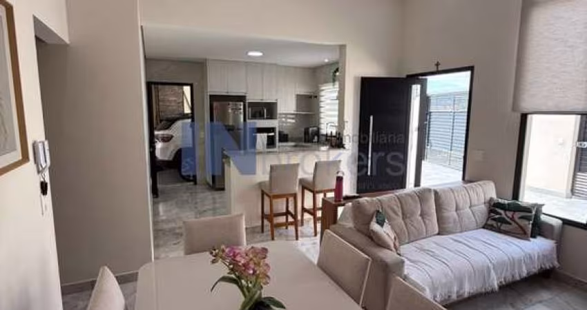 Casa à venda em Jundiaí-SP, no Jardim Vale Verde: 3 quartos, 2 salas, 2 banheiros, 3 vagas na garagem, 80m².